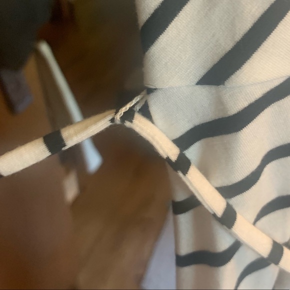 Striped peplum style motherhood maternity top - Picture 5 of 7